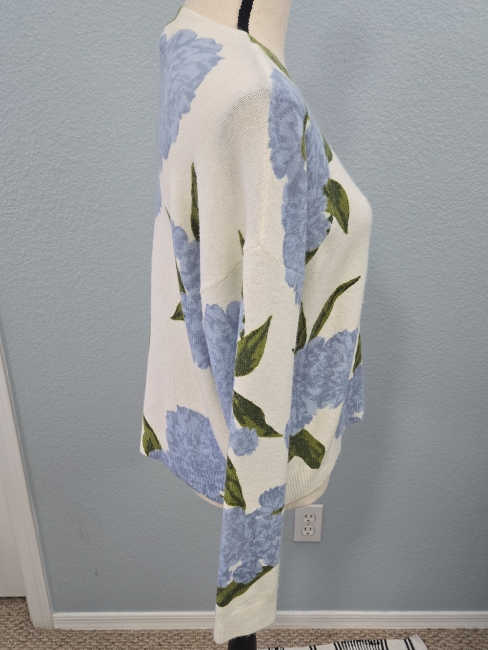 CeCe Crewneck Hydrangea Print Sweater Ribbed Cuff Hem Sz Medium Cottagecore - Picture 6 of 11